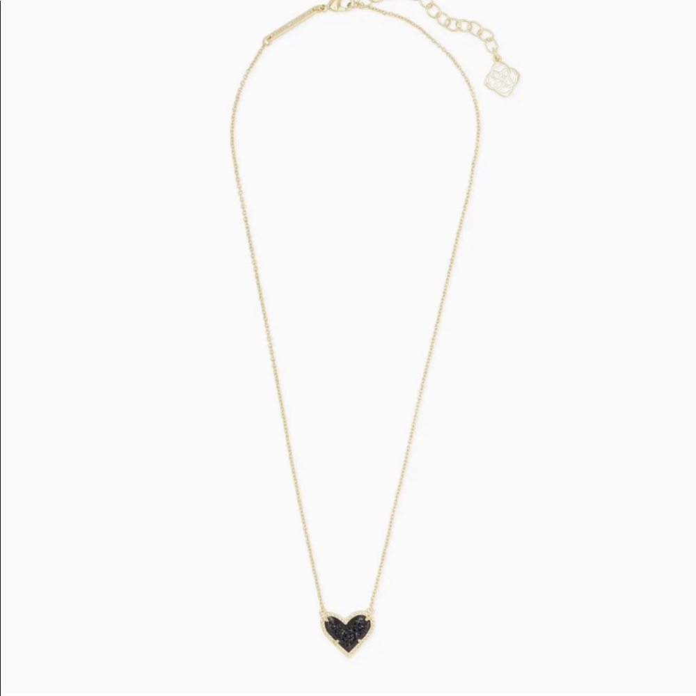 Gold chain Black heart 🖤 Kendra Scott necklace